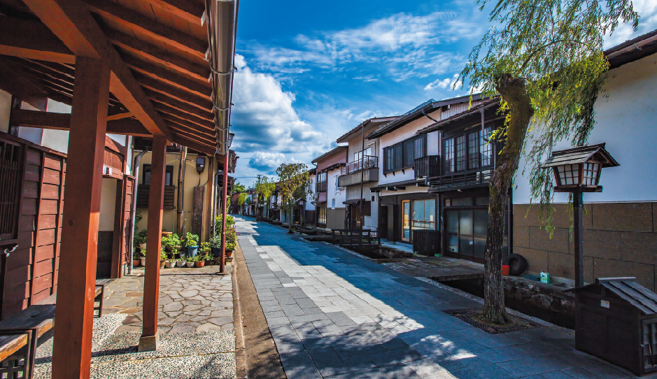 Stay at Kominka Hotels, and Explore Traditional Towns - JapanUp