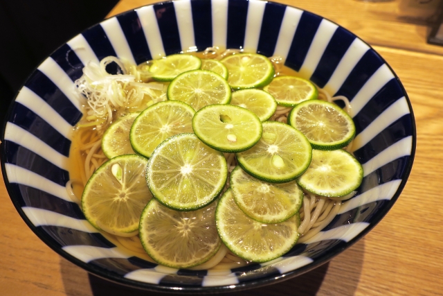 sudachi soba chilled noodles green citrus slices Japan summer