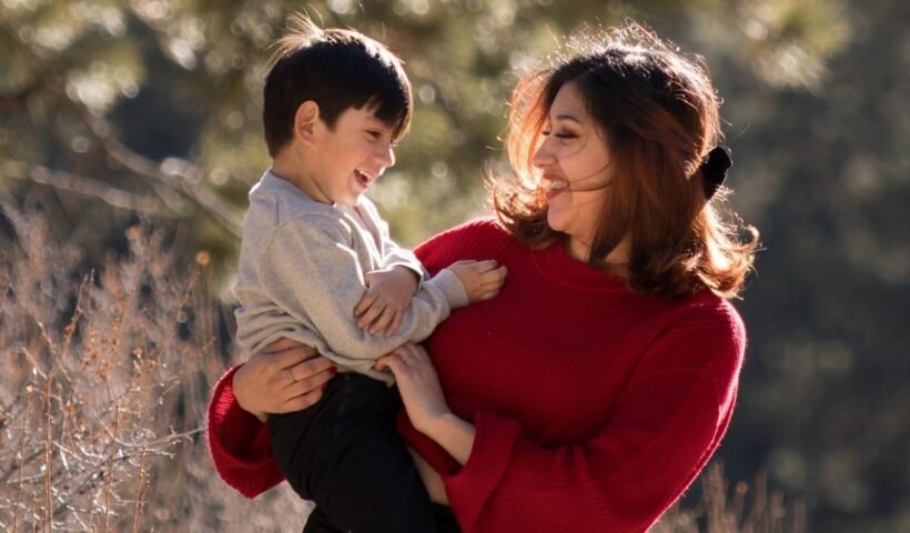 Wasabi Pixels photographer capturing a family portrait session